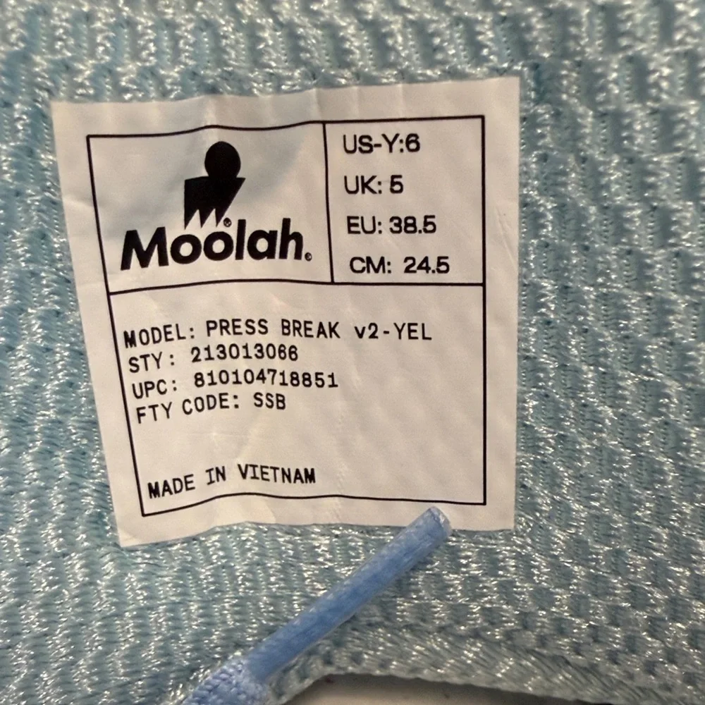 Moolah Press Break V2 Sneakers in Yellow-Purple youth size 6